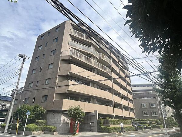 【外観】落ち着きと風格を兼ね備えた佇まい。