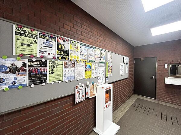 【エントランス】上質な雰囲気を纏う共用スペース。