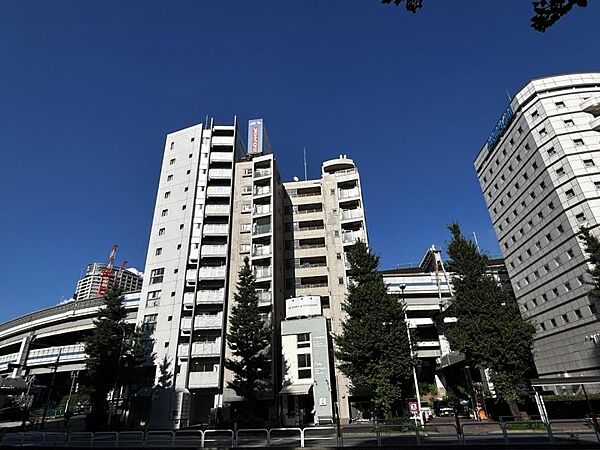 【外観】落ち着きと風格を兼ね備えた佇まい。