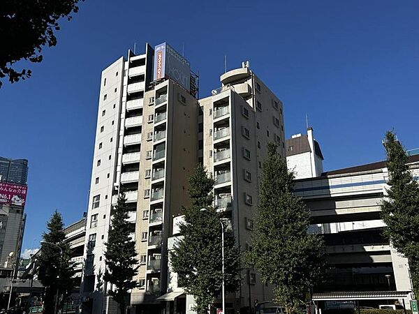 【外観】周囲と調和しつつも品の良さが際立つ外観。