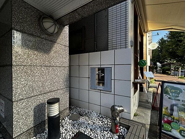 【エントランス】綺麗に整備されたエントランスです。