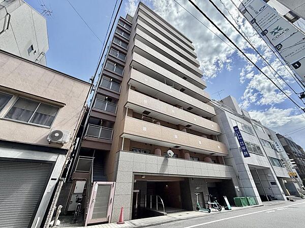 【外観】洗練されたファサードが目を惹きます。
