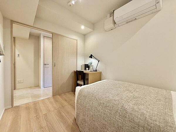 【洋室】明るく落ち着いた雰囲気のお部屋です。