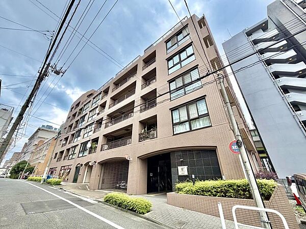 【外観】スタイリッシュな印象の外観です。