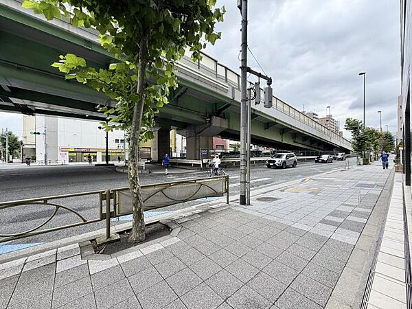 シンプルで使いやすい設計のキッチン。毎日の料理が快適に。