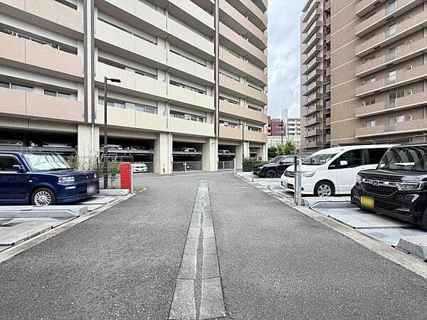 住まいの顔ともいえるエントランスは、上品で洗練された印象に仕上がっています。
