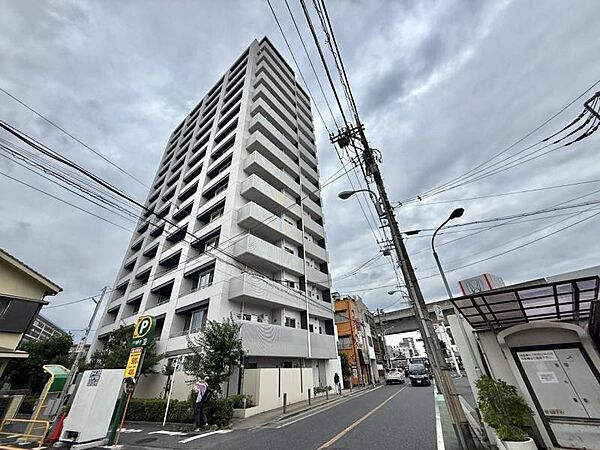 【外観】スタイリッシュな印象の外観です。