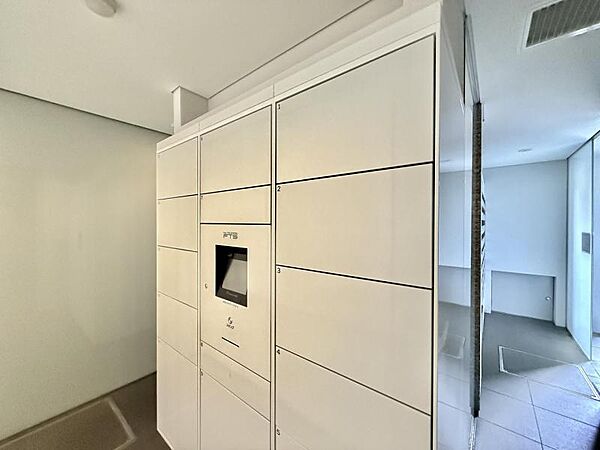【エントランス】住まいの顔となるエントランス空間です。