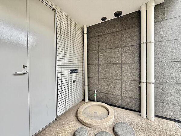 【エントランス】綺麗に整備されたエントランスです。