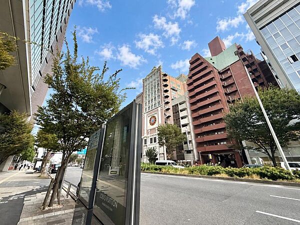 【外観】　落ち着いた色合いで、周囲の街並みに馴染む外観です。