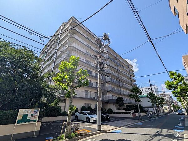 【外観】飽きのこないシンプルモダンな外観です。
