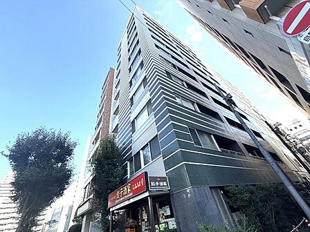 【外観】派手すぎず、地味すぎない。ちょうど良い高級感が漂う大人の住まい。
