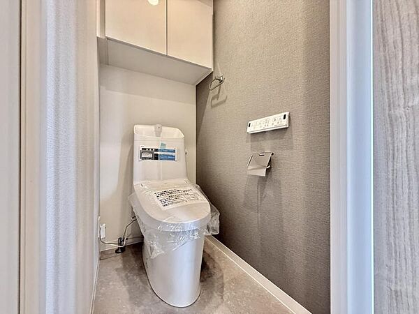 【トイレ】　お掃除ラクラク。広さを確保したトイレスペース
