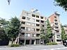 外観：【外観】周囲の街並みと調和する落ち着いた色調。