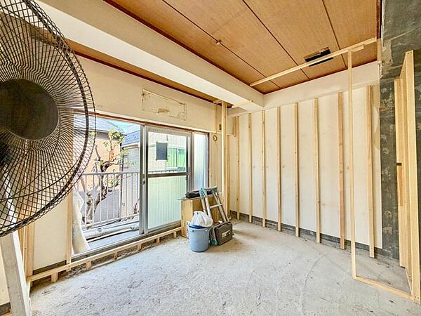 【洋室】　子どもたちの成長を支える場所。笑顔が溢れる明るい洋室へ。