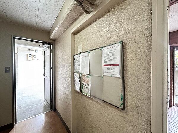 【エントランス】落ち着いた雰囲気のエントランスです。