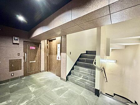 【エントランス】いつも通る場所だからこそしっかりと清潔に保たれていると嬉しいものです。
