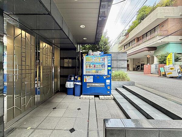 【エントランス】いつも通る場所だからこそしっかりと清潔に保たれていると嬉しいものです。