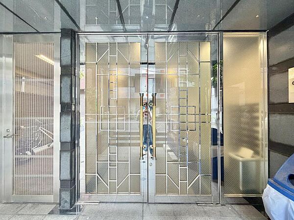 【エントランス】暮らしを支えてくれる管理がしっかりとしているから、安心して永く暮らせる住まいです。
