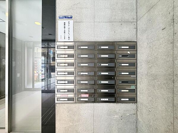 【集合ポスト】整った印象の共用空間。