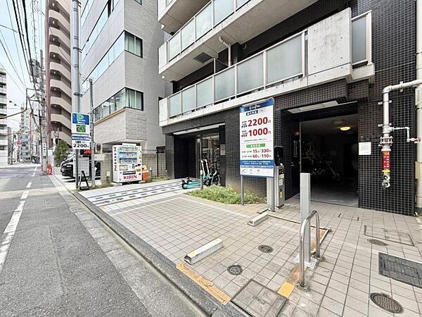 【エントランス】住む人や訪れる人を室内へと優しくエスコートします.