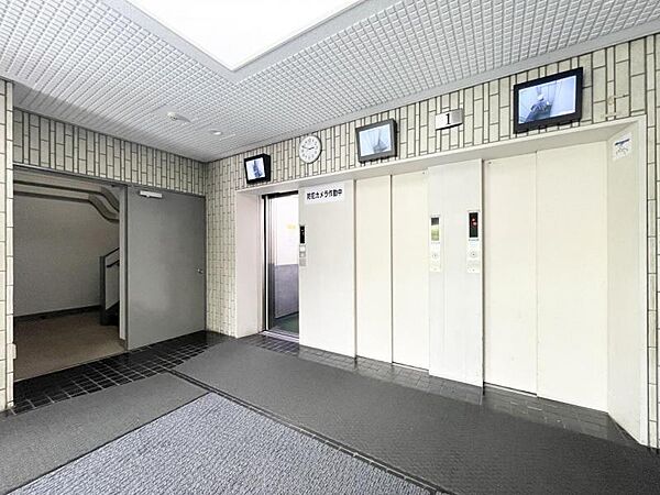 【エレベーター】　忙しい朝の時間もエレベーターが2基備わっているので安心です
