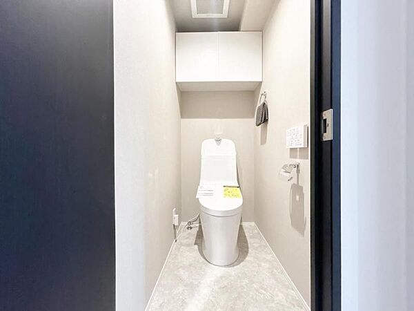【トイレ】　お掃除ラクラク。広さを確保したトイレスペース