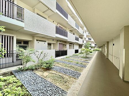 【エントランス】清潔感のある綺麗なエントランスです。