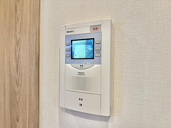 【設備】　快適な暮らしをサポートするTVモニターホン付きです。