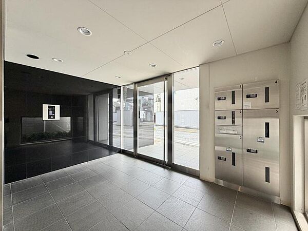 【宅配ボックス】都市生活に欠かせない設備もしっかり備わっています