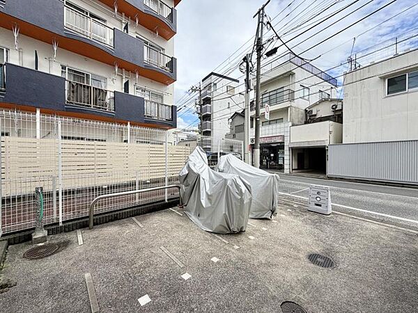 【バイク置き場】住民専用で安心してご利用いただけます。