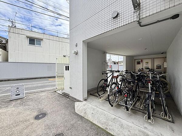 【駐輪場】ゆとりのある止めやすい駐輪場。