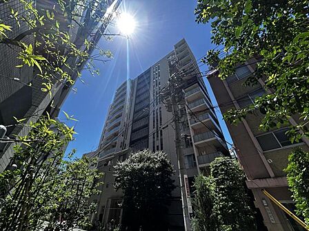 【外観】スタイリッシュな印象の外観です。