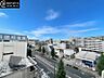 バルコニー：【眺望】　解放感あふれる都心の眺望と、閑静な住宅街の静けさが調和する贅沢な景色。
