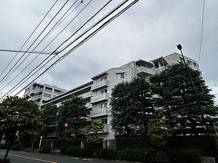【外観】重厚感のある佇まいが魅力です。