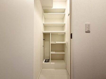 【収納】朝の支度もはかどる大型シューズインクローゼット完備