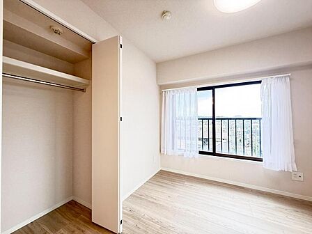 【収納】 各居室に収納完備で住空間に心地よい余白を、生活動線にゆとりをもたらしてくれる