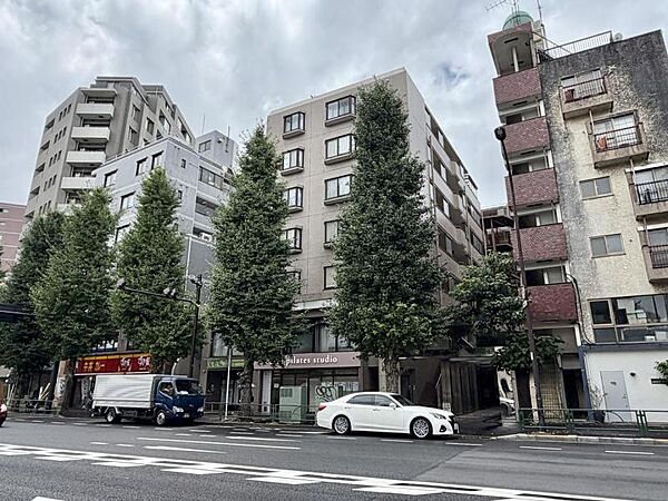 【外観】洗練された街に溶け込む外観。都市の中で、心地よい暮らしを支える存在です。