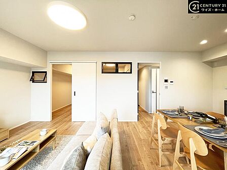 【LDK:14.9帖】ゆったりとした時間を過ごせる住まいの中心空間。
