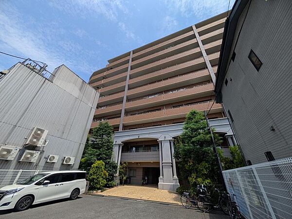 【外観】重厚感のある佇まいが魅力です。
