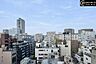 バルコニー：【眺望】周囲に高い建物がなく、見晴らしの良い景色をお楽しみいただけます。