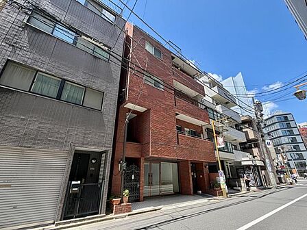 【外観】 清潔感のあるシンプルな外観が魅力的な物件です。