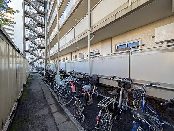【駐輪場】広く止めやすい駐輪場。