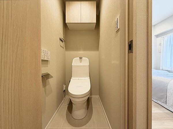 【トイレ】　お掃除ラクラク。広さを確保したトイレスペース