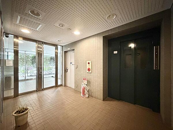 【エントランス】清潔感のある綺麗なエントランスです。