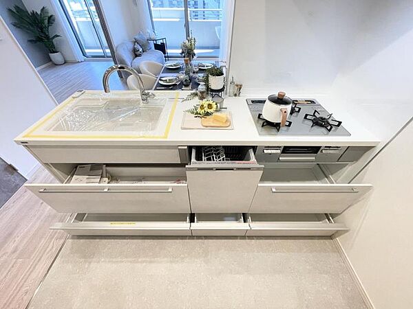 【キッチン】　家事がはかどる食洗機付きのスマートキッチン