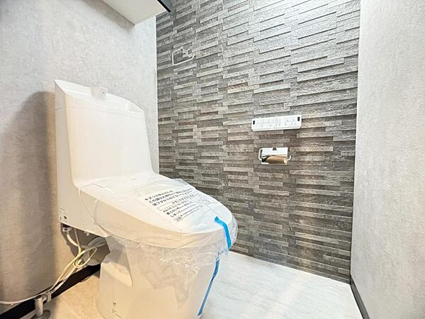 清潔感のあるシンプルで使いやすいトイレです。