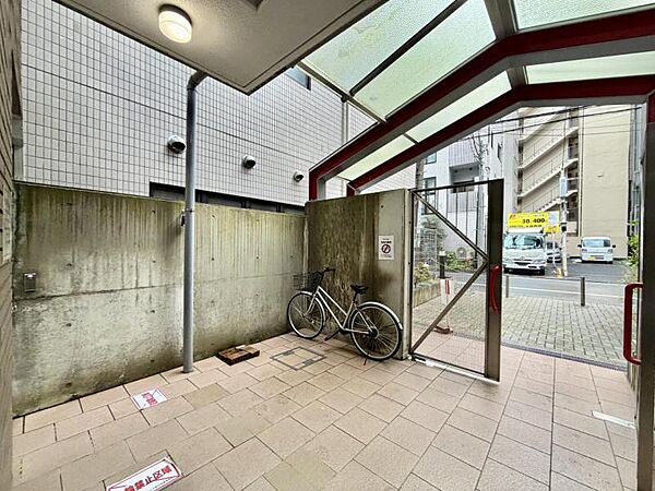 【エントランス】清潔感のある綺麗なエントランスです。