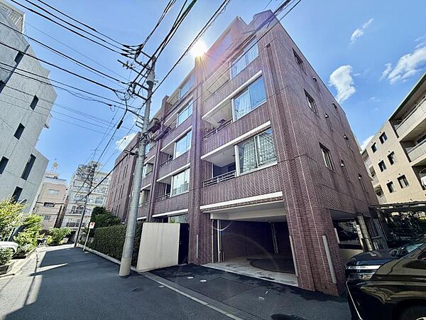 【外観】周囲の街並みに調和した外観です。
