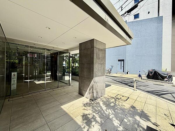 【エントランス】穏やかな雰囲気が広がる入口部分。